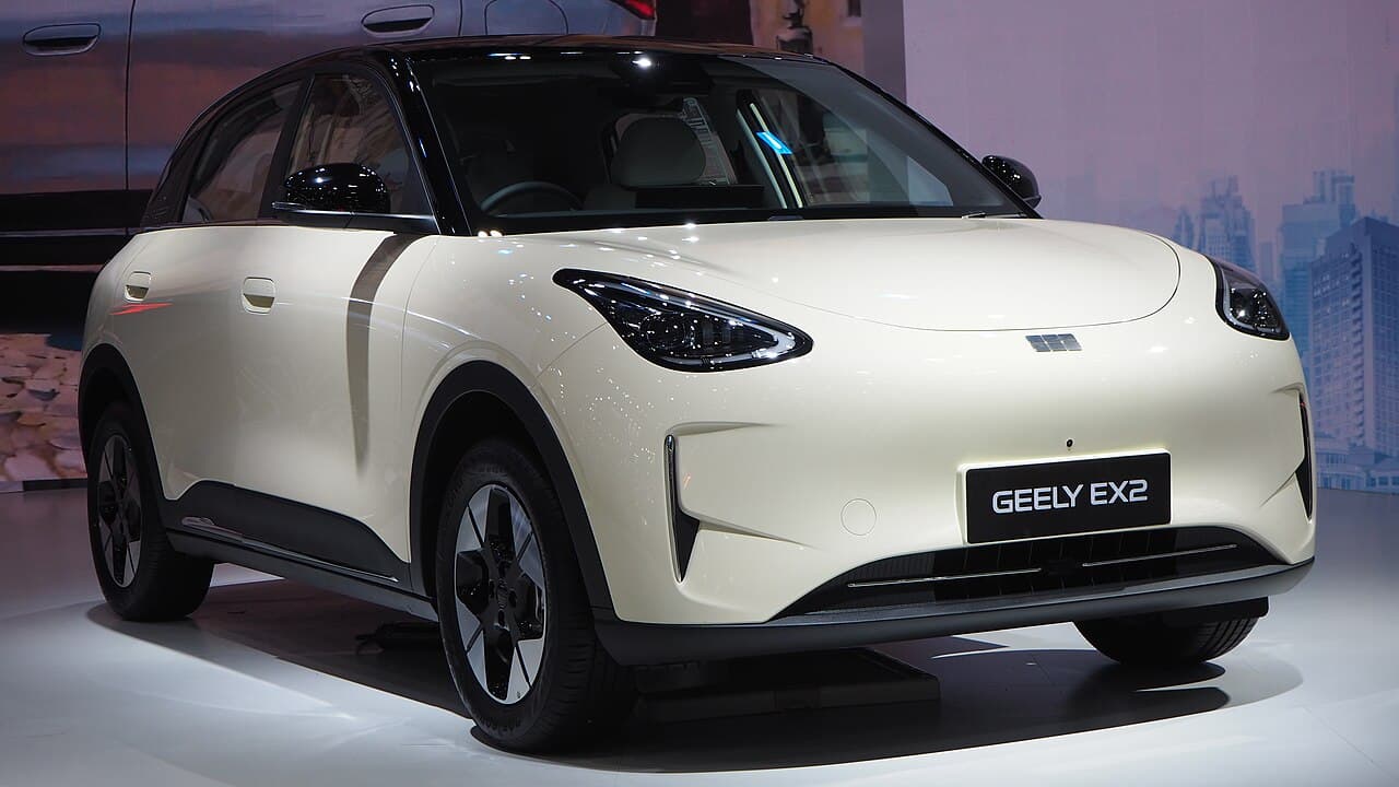 Geely E2